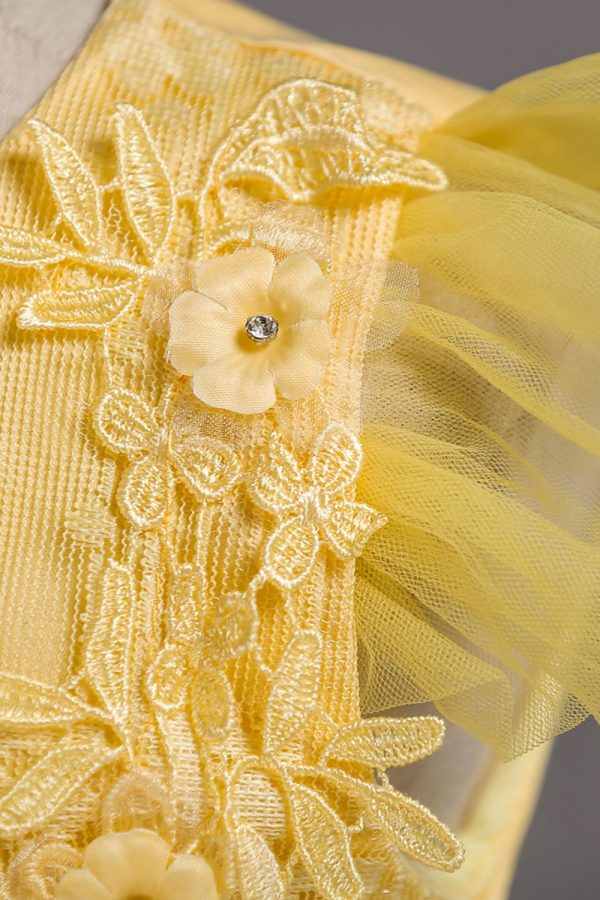 Tulle Boat Neck Yellow Girls Dresses with Appliques Sale