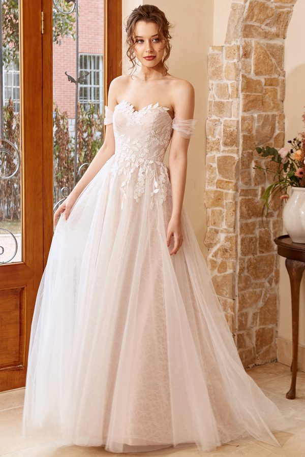 Elegant A Line Halter White Long Wedding Dress with Appliques Fashion