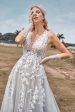 A Line Tulle Ivory Wedding Dress with Appliques Fashion